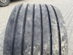 Opona ciężarowa używana naczepowa 445/45R19.5 GOODYEAR KMAX T GEN-2 / 7-8mm - obrazek 4