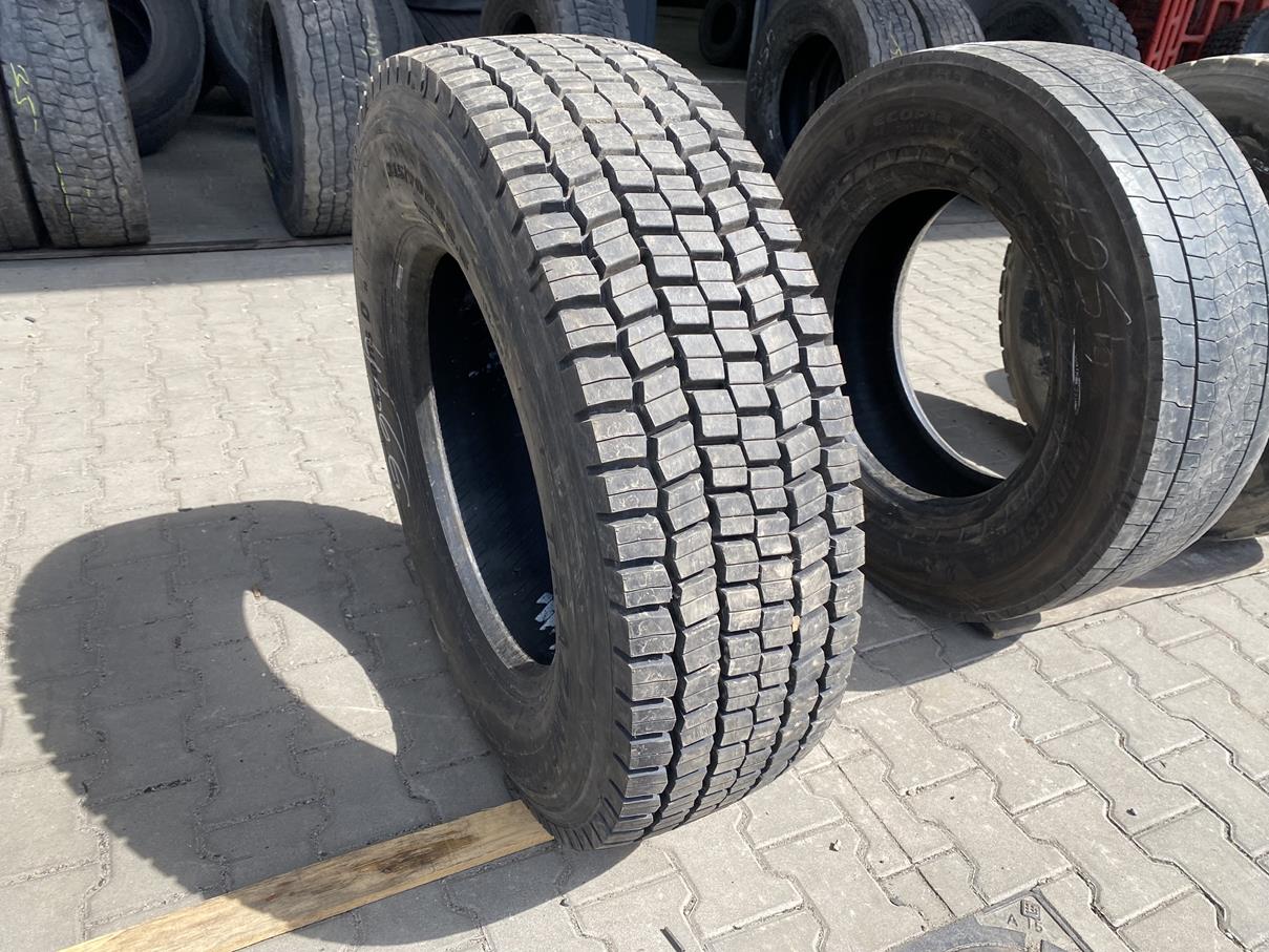 Opona ciężarowa używana napędowa 315/70R22.5 TRAZANO TRANS D28 / 17mm Opona ciężarowa używana napędowa 315/70R22.5 TRAZANO TRANS D28 / 17mm