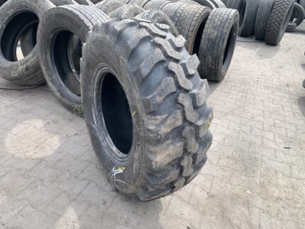 Opona używana przemysłowa 365/70R18 DUNLOP SPT9 SP T9 / 100% BIEŻNIKA