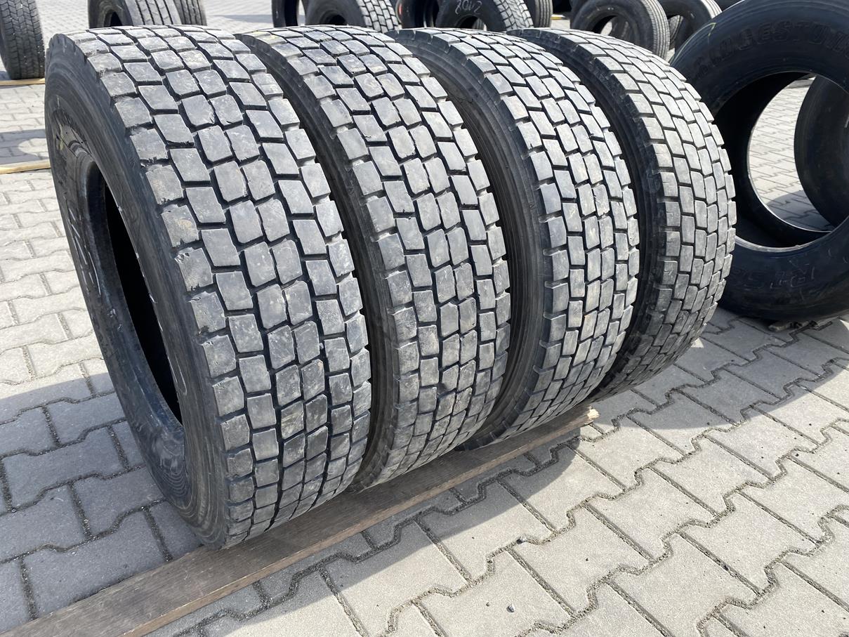 Opony używane ciężarowe napędowe 235/75R17.5 YOKOHAMA 704R / 9mm Opony używane ciężarowe napędowe 235/75R17.5 YOKOHAMA 704R / 9mm