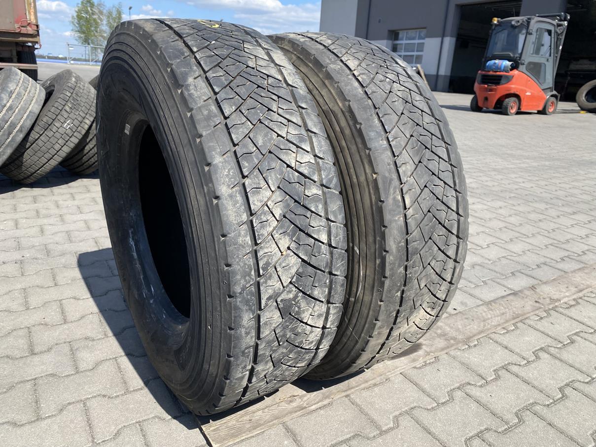 Opony ciężarowe używane napędowe 305/70R19.5 GOODYEAR KMAX D / 7-10mm Opony ciężarowe używane napędowe 305/70R19.5 GOODYEAR KMAX D / 7-10mm