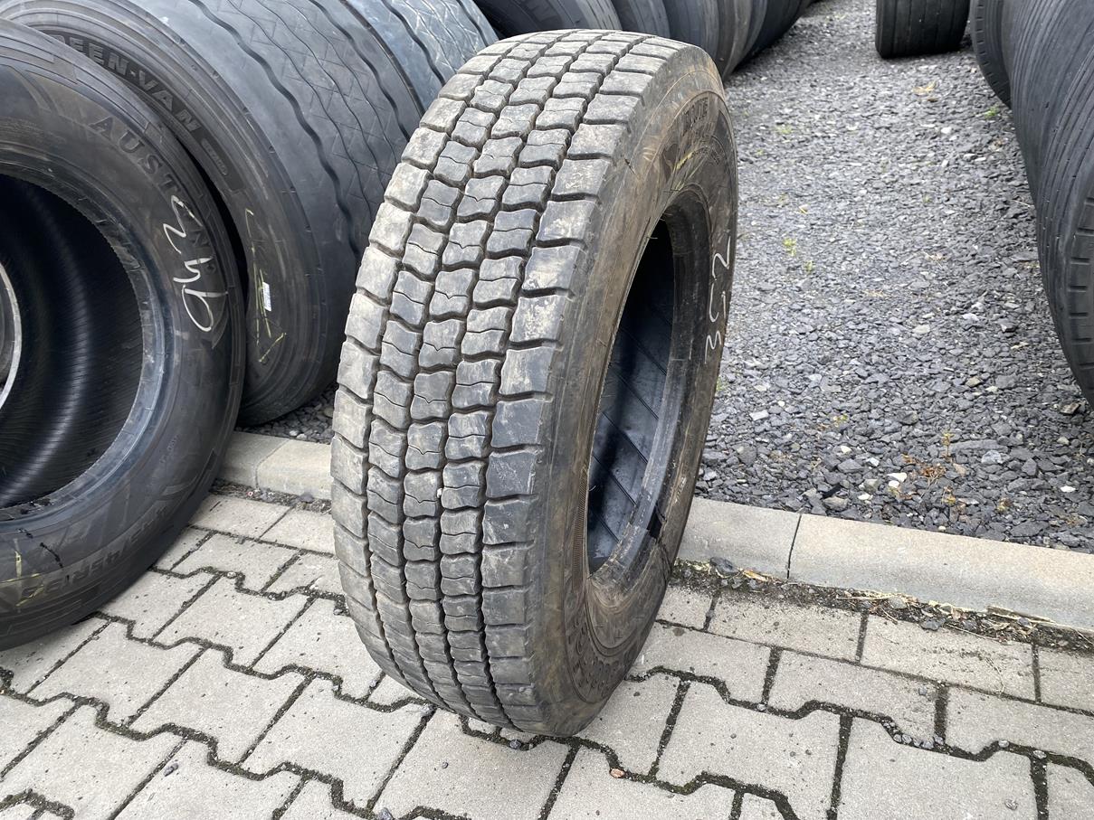 IMG_8305 Opona ciężarowa używana napędowa 225/75R17.5 BFGOODRICH ROUTE CONTROL D / 10-11mm - obrazek 1