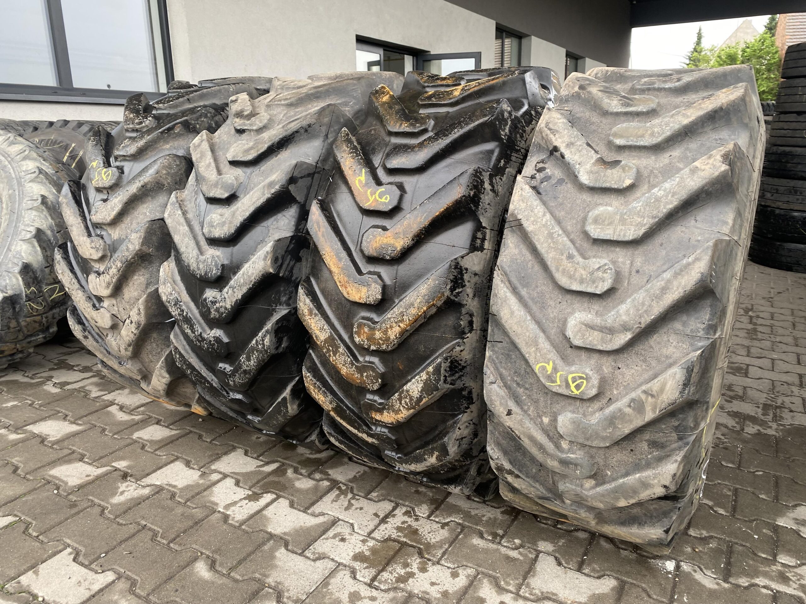 Opona do maszyn budowlanych 400/80-24,15.5/80-24 MICHELIN POWER CL (Kopia) Opona do maszyn budowlanych 400/80-24,15.5/80-24 MICHELIN POWER CL (Kopia)