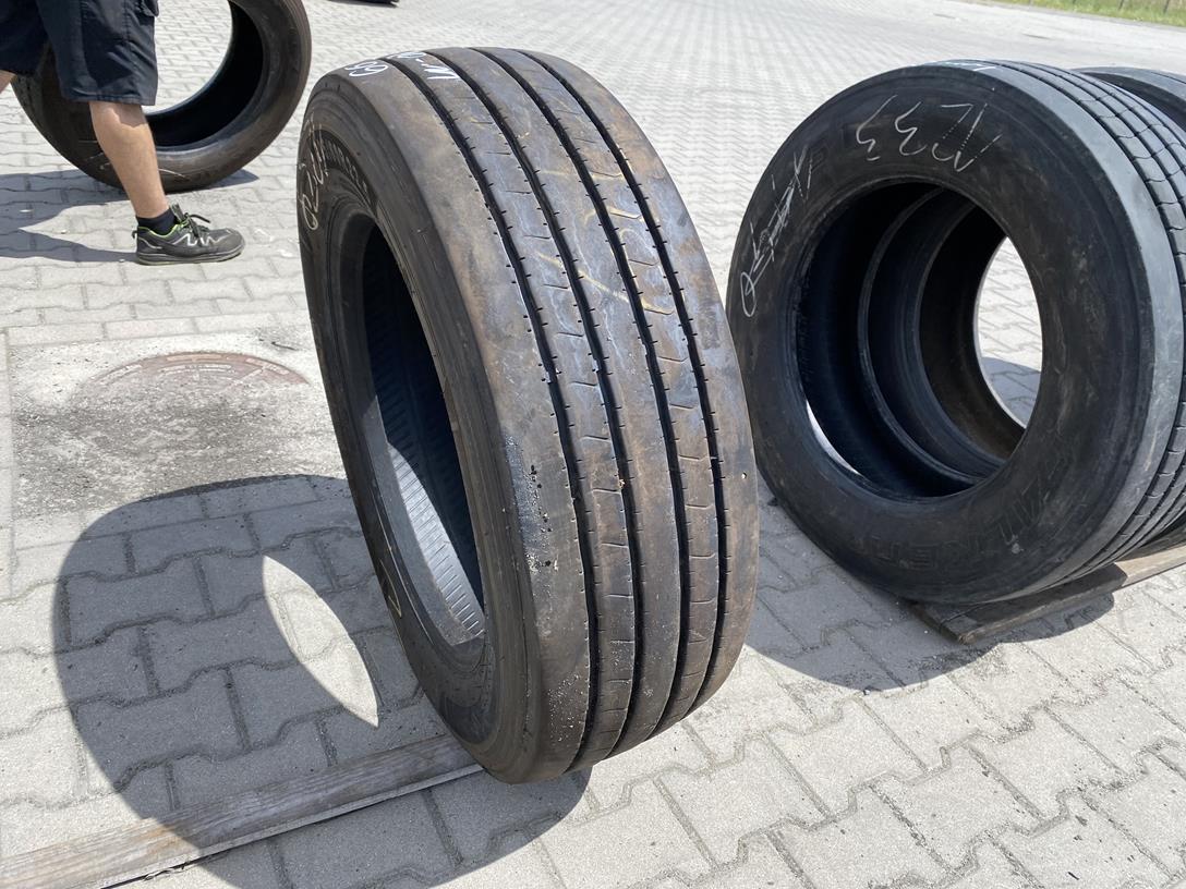 IMG_0712 Opona ciężarowa używana prowadząca 295/60R22.5 TRAZANO NOVO ENERGY S13 / 10-11mm - obrazek 1