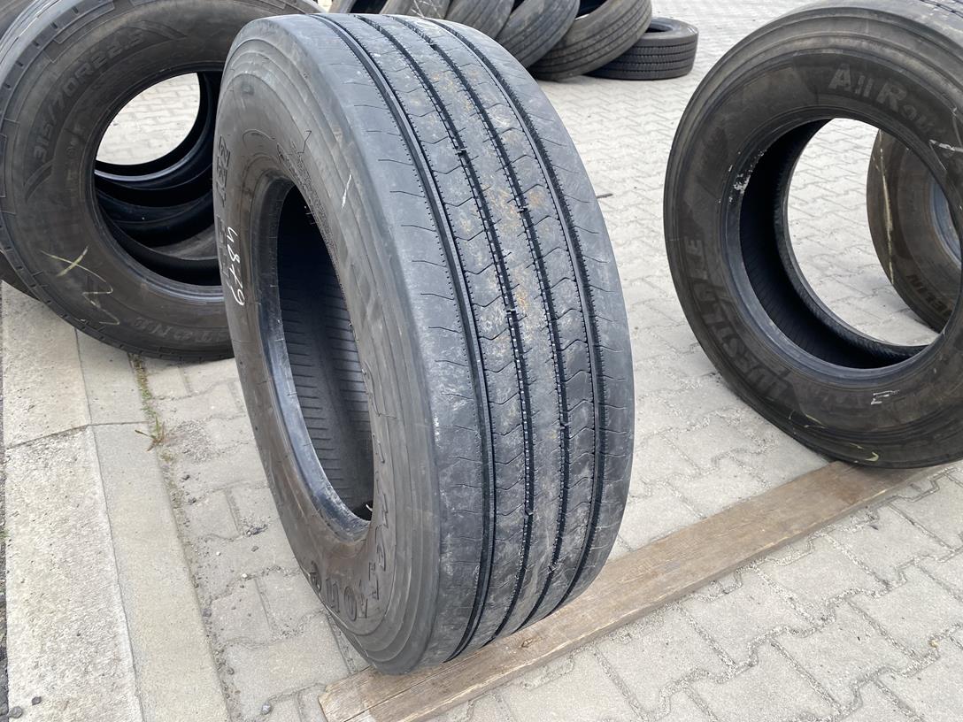 IMG_0828 Opona ciężarowa używana prowadząca 315/70R22.5 FIRESTONE FS422 / 9-10mm - obrazek 1