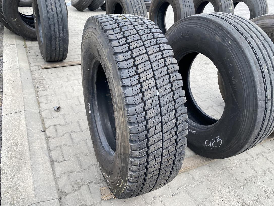 IMG_0848 Opona ciężarowa używana napędowa 295/80R22.5 KUMHO KWD 01 / 16-17mm - obrazek 1