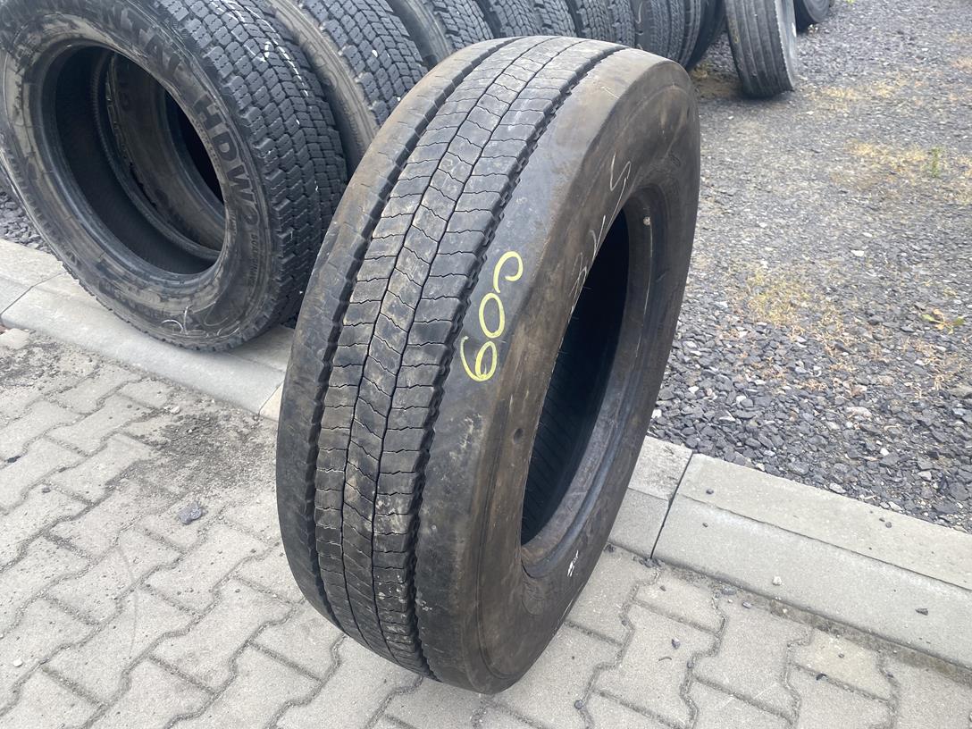 IMG_2613 Opona używana ciężarowa uniwersalna 275/70R22.5 PIRELLI U02 URBAN-e PRO MULTIAXLE / 14mm - obrazek 1