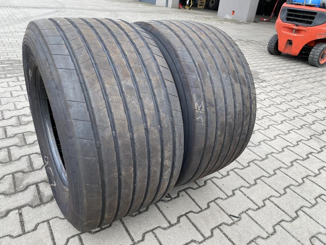 IMG_2938 Opony ciężarowe używane naczepowe 445/45R19.5 GOODYEAR KMAX T GEN-2 / 9-10mm - obrazek 1