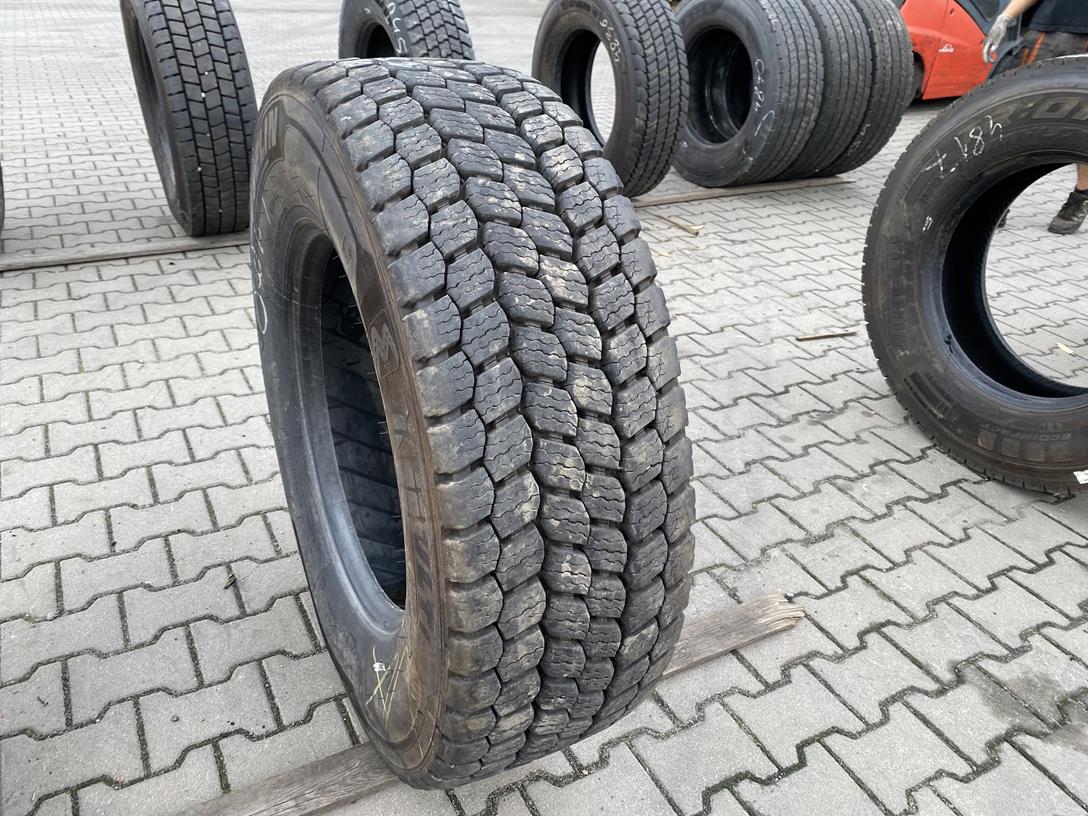 IMG_3096 Opona ciężarowa używana napędowa 315/70R22.5 MICHELIN X MULTI D GRIP / 15-16mm - obrazek 1