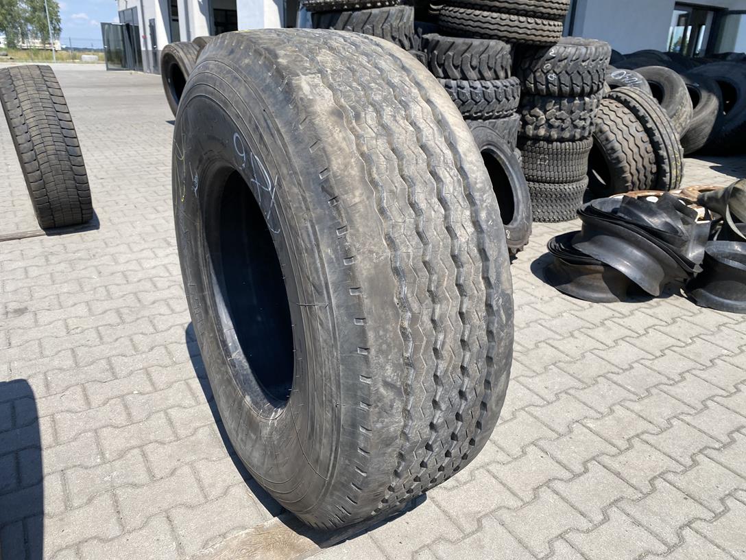 IMG_3386 Opona ciężarowa używana naczepowa 425/65R22.5 MICHELIN XTE 2 / 14-15mm - obrazek 1