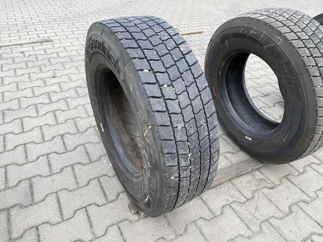 IMG_3818 Opona używana ciężarowa napędowa 235/75R17.5 BFGOODRICH ROUTE CONTROL D / 7-8mm - obrazek 1