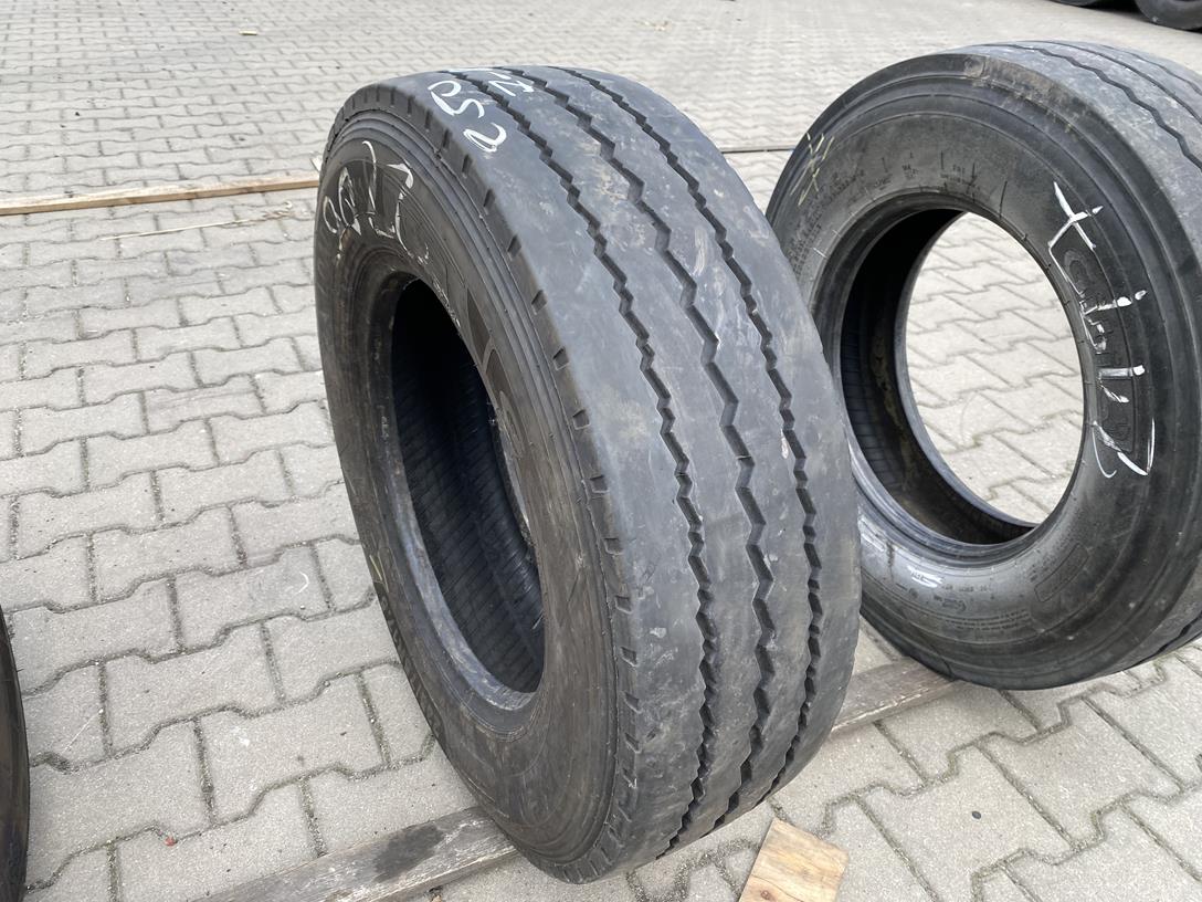 IMG_3831 Opona ciężarowa używana 235/75R17.5 GOODRIDE EXTRA LOADER GTX1 / 7-8mm - obrazek 1