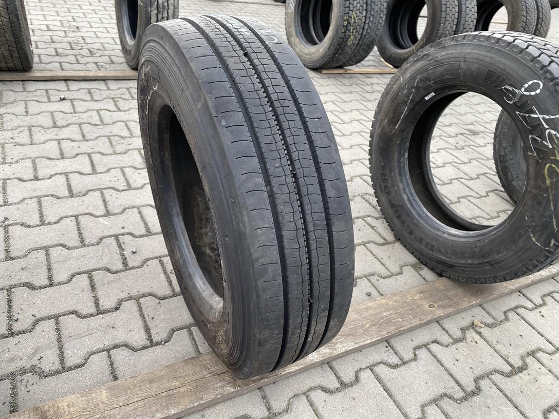 IMG_3991 Opona ciężarowa używana prowadząca 205/75R17.5 BRIDGESTONE R-STEER 002 / 10mm - obrazek 1