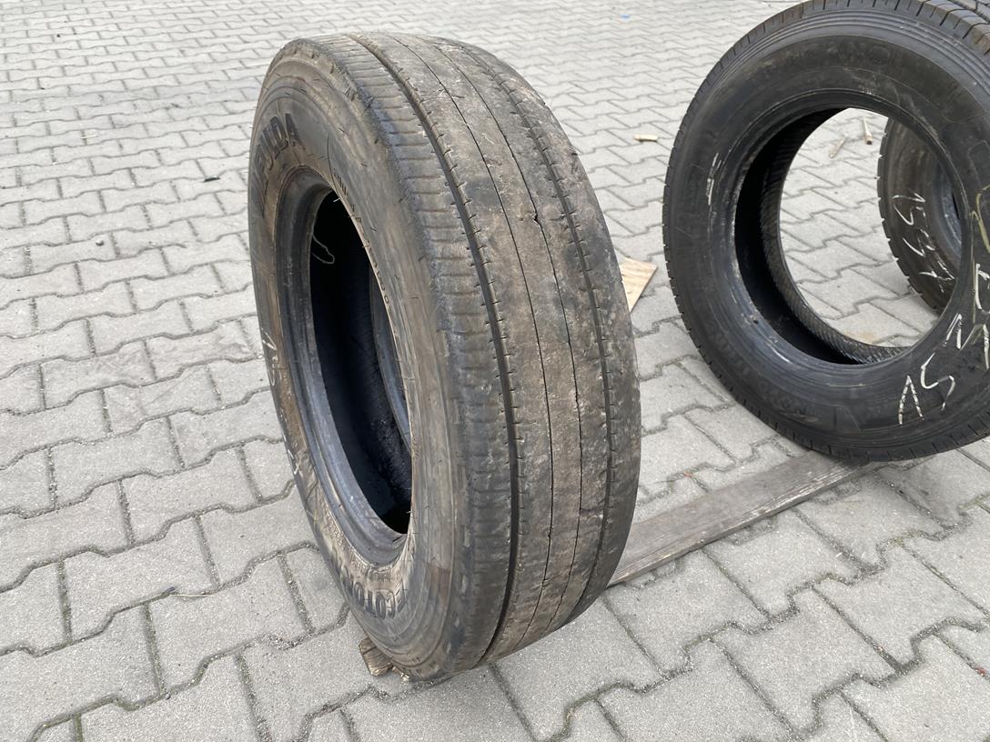IMG_4033 Opona używana ciężarowa naczepowa 215/75R17.5 FULDA ECOTONN / 6-10mm - obrazek 1