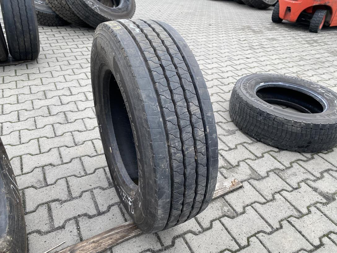 IMG_4129 Opona ciężarowa używana prowadząca 245/70R19.5 HANKOOK SMART FLEX AH35 / 12mm - obrazek 1