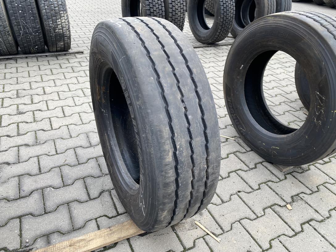 IMG_4154 Opona ciężarowa używana naczepowa 245/70R19.5 HANKOOK SMART FLEX TH31 / 9mm - obrazek 1