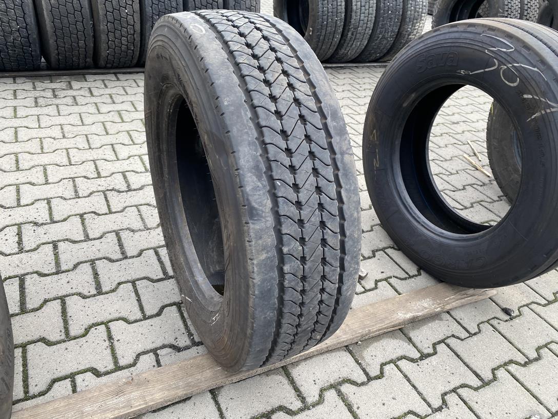 IMG_4172 Opona ciężarowa używana prowadząca 245/70R19.5 GOODYEAR KMAX S / 9mm - obrazek 1