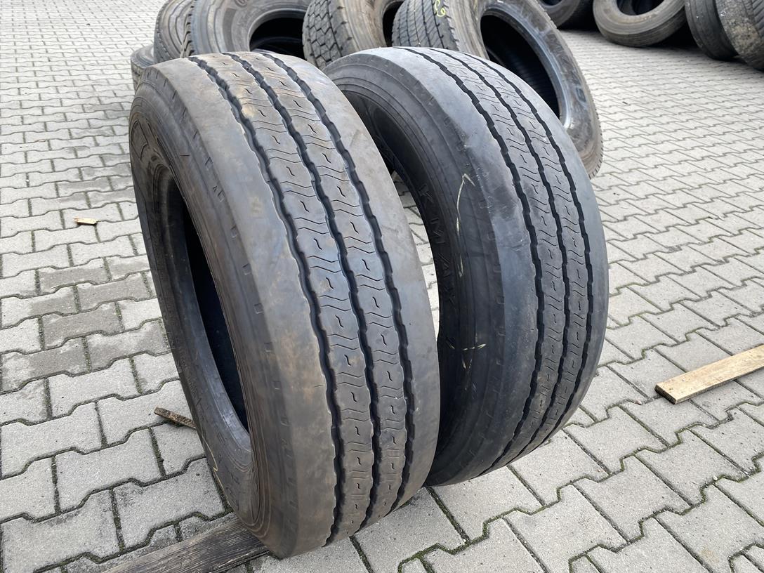 IMG_4211 Opony ciężarowe używane naczepowe 265/70R19.5 GOODYEAR KMAX T / 9-11mm - obrazek 1