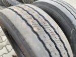 Opony ciężarowe używane naczepowe 265/70R19.5 GOODYEAR KMAX T / 9-11mm - obrazek 3
