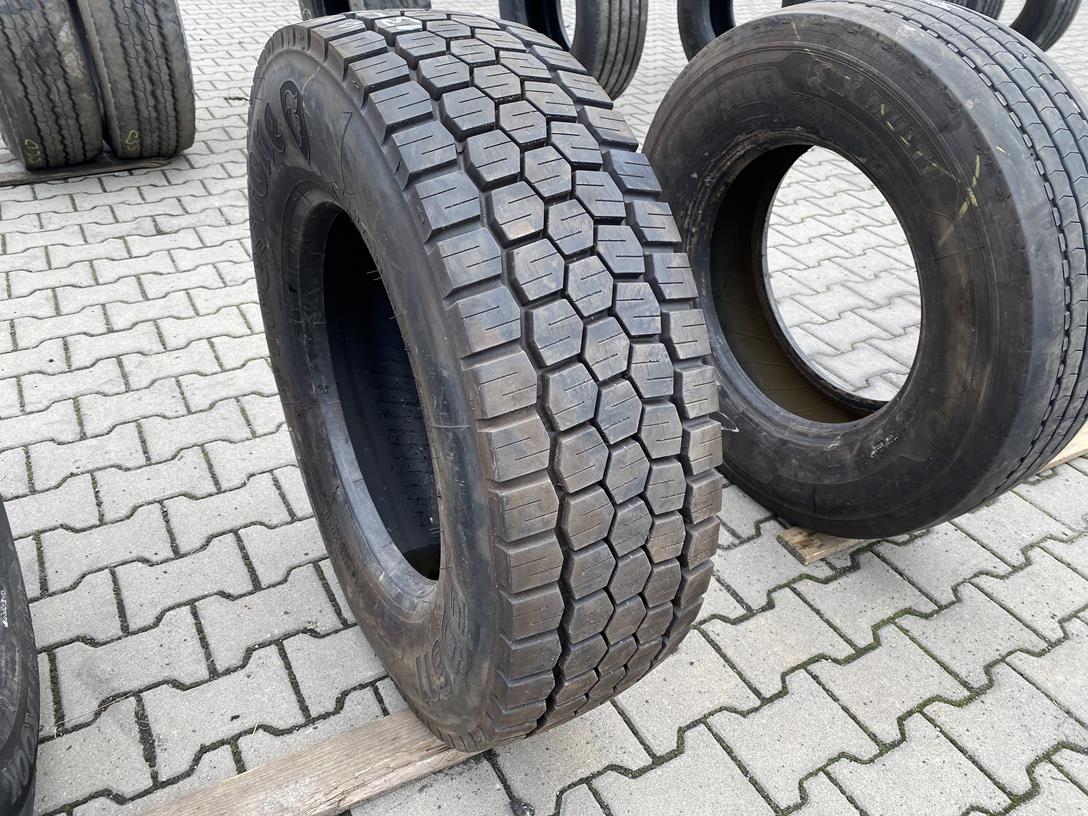 IMG_4357 Opona używana ciężarowa napędowa 285/70R19.5 FIRESTONE FD611 / 13-14mm - obrazek 1