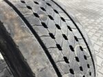 Opony ciężarowe używane prowadzące 385/55R22.5 GOODYEAR KMAX S GEN-2 / 9-11mm - obrazek 3