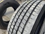 Opona ciężarowa używana prowadząca 315/70R22.5 PIRELLI FR:01 TRIATHLON / 10-12mm - obrazek 3