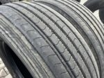 Opony ciężarowe używane prowadzące 295/80R22.5 BRIDGESTONE R249 / 10-11mm - obrazek 3