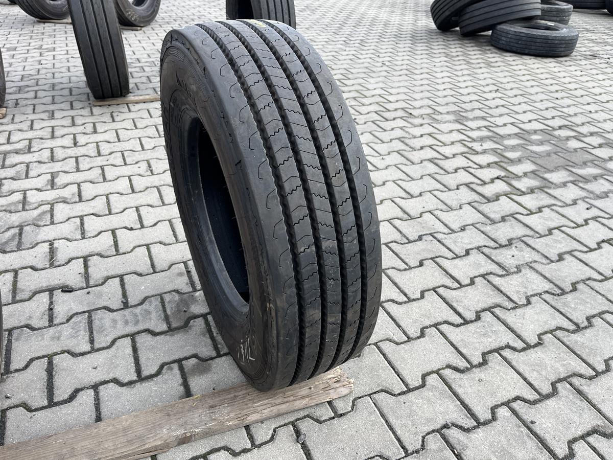 IMG_3901 (Copy) Opona ciężarowa używana prowadząca 235/75R17.5 TRUCKSTAR TH STEER 3 / 12mm - obrazek 1
