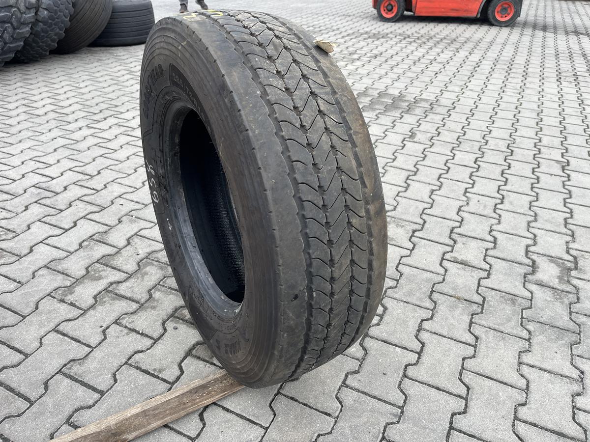 IMG_4004 (Copy) Opona ciężarowa używana prowadząca 285/70R19.5 GOODYEAR KMAX S / 6mm - obrazek 1