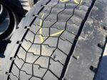 Opona używana ciężarowa napędowa 295/60R22.5 BRIDGESTONE DURAVIS R-DRIVE 002 / 9-10mm - obrazek 3